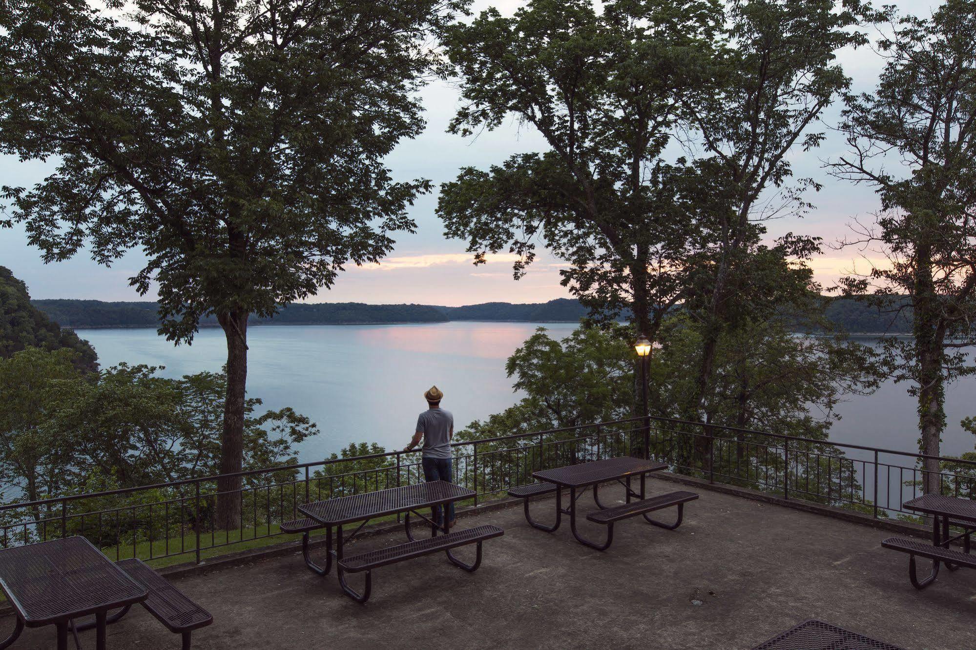 Lake Cumberland State Resort Park Jamestown Exterior foto